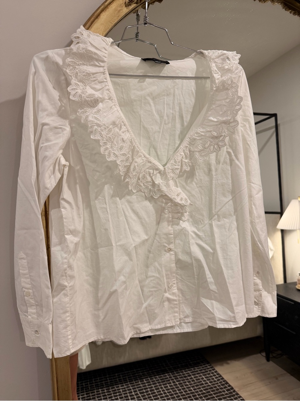 Nili Lotan White Lace-Trim V-Neck Cotton Blouse